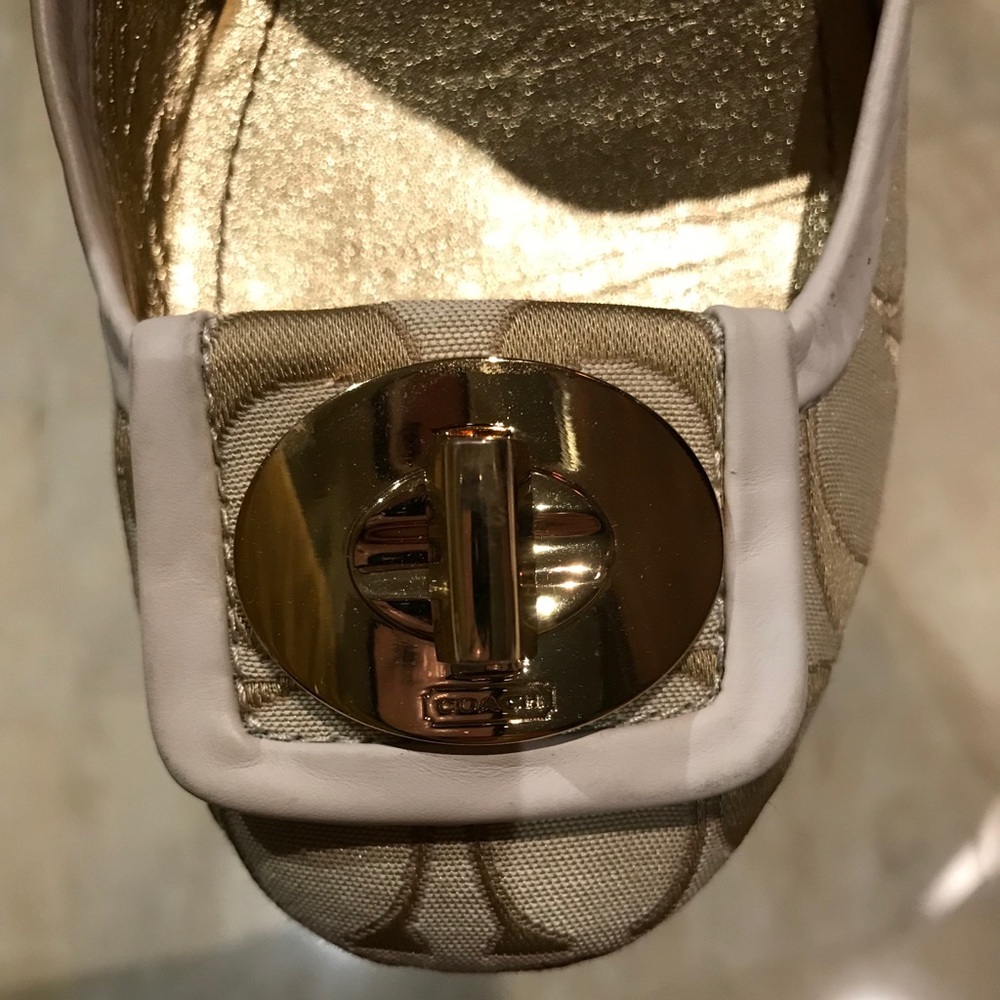 Coach Women’s Vinnette Flats - Picture 4 of 7